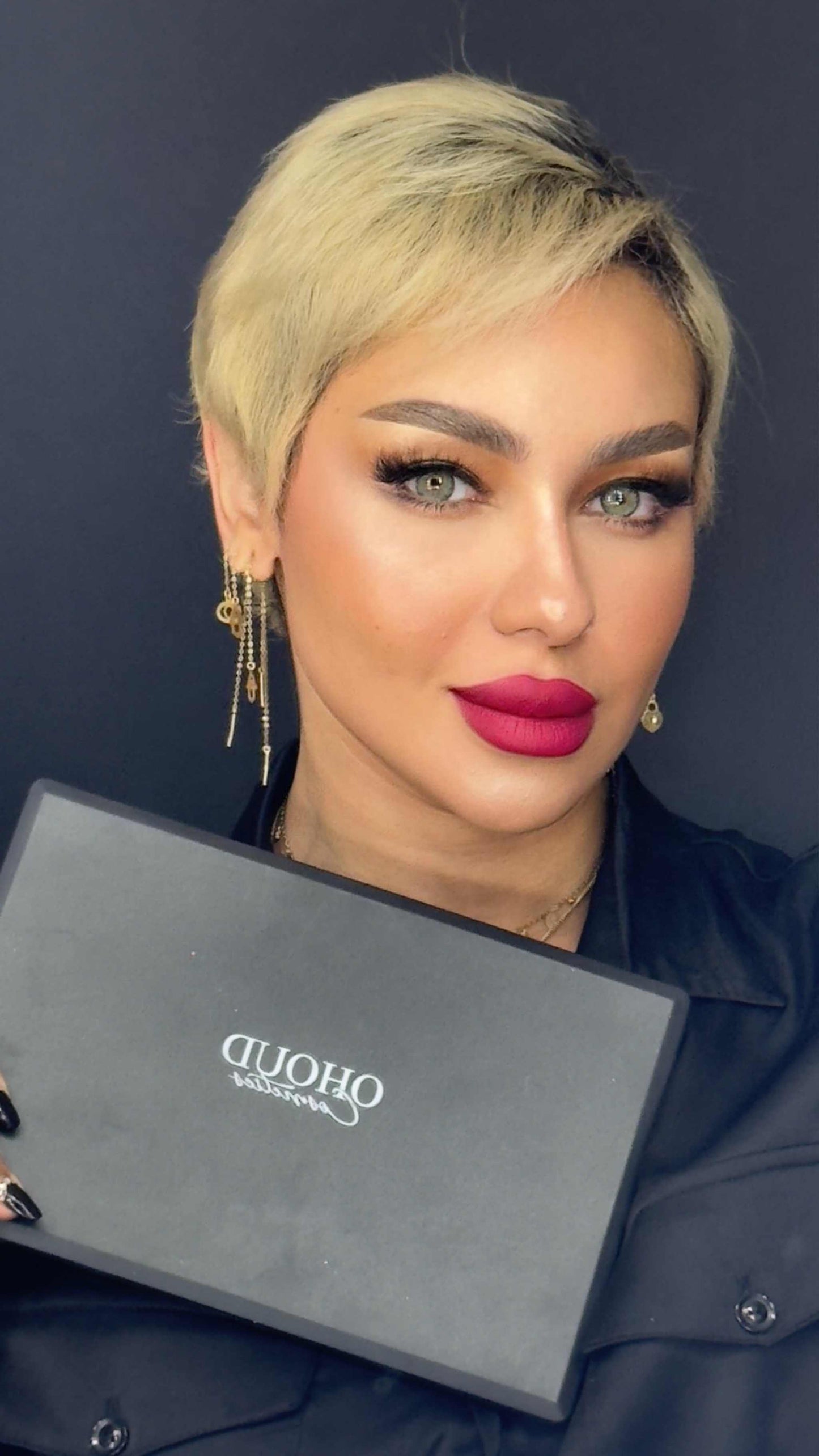 COMPACT POWDER PALETTE FOR USE WET OR DRY