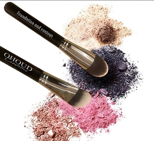 Foundation and contour brush
